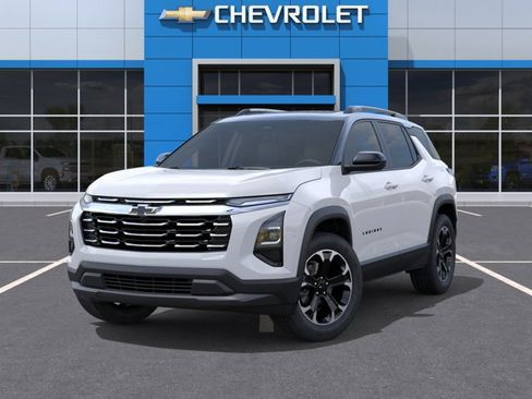 New 2026 Chevrolet Equinox LT w/ Convenience Package II FWD image 6