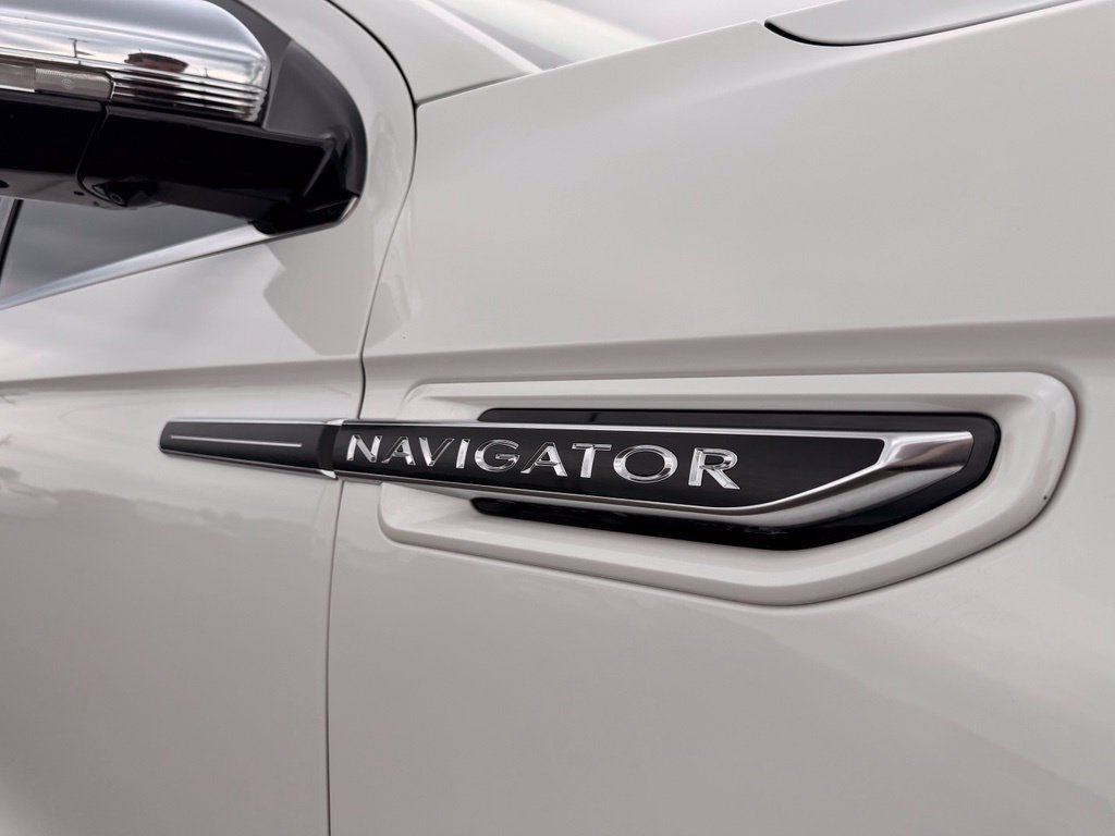 Used 2021 Lincoln Navigator L Black Label AWD/4WD image 16