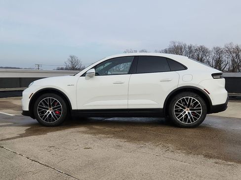 New 2026 Porsche Macan 4S Electric image 2