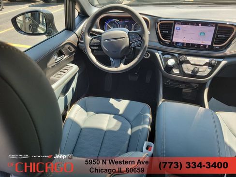 New 2027 Chrysler Pacifica Pinnacle w/ Theater Group AWD/4WD image 14