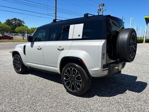 Used 2026 Land Rover Defender 110 image 7
