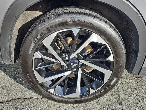 Used 2024 Mitsubishi Outlander SE image 8