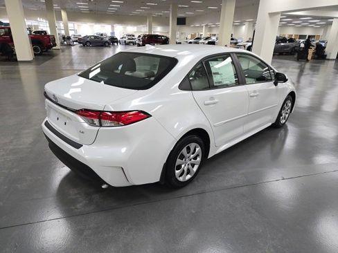 New 2026 Toyota Corolla LE image 5