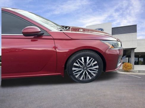 Used 2023 Nissan Altima 2.5 SV FWD image 31