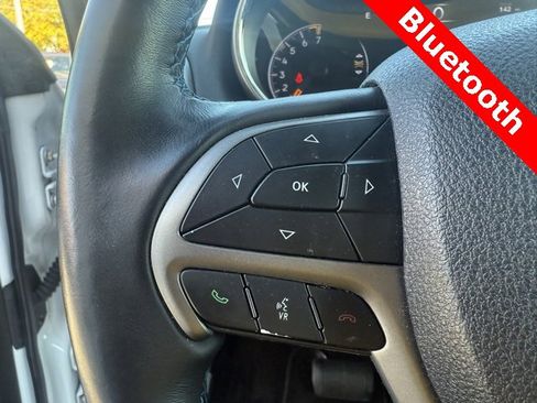 Used 2018 Jeep Grand Cherokee Laredo image 33