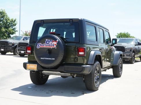 Used 2022 Jeep Wrangler Unlimited Sport AWD/4WD image 9