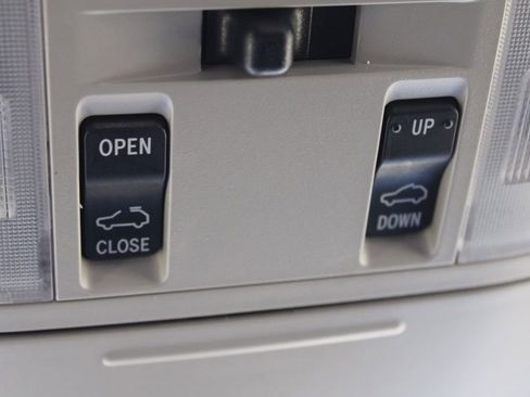 Used 2018 Toyota RAV4 XLE image 26