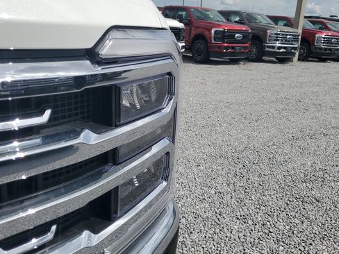 New 2026 Ford F250 Lariat w/ FX4 Off-Road Package image 4