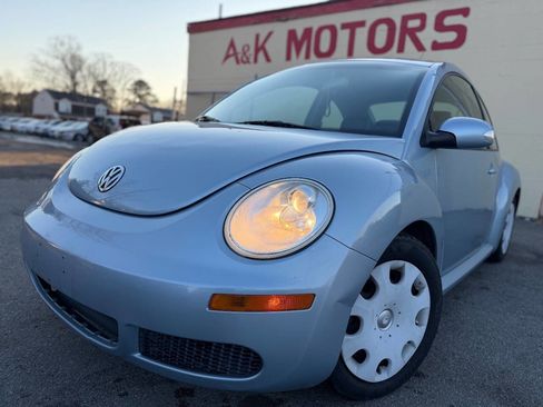 Used 2010 Volkswagen Beetle Base PZEV 2dr Coupe 6A image 1