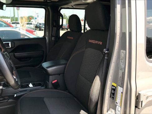 Used 2022 Jeep Gladiator Mojave w/ Trailer Tow Package image 7