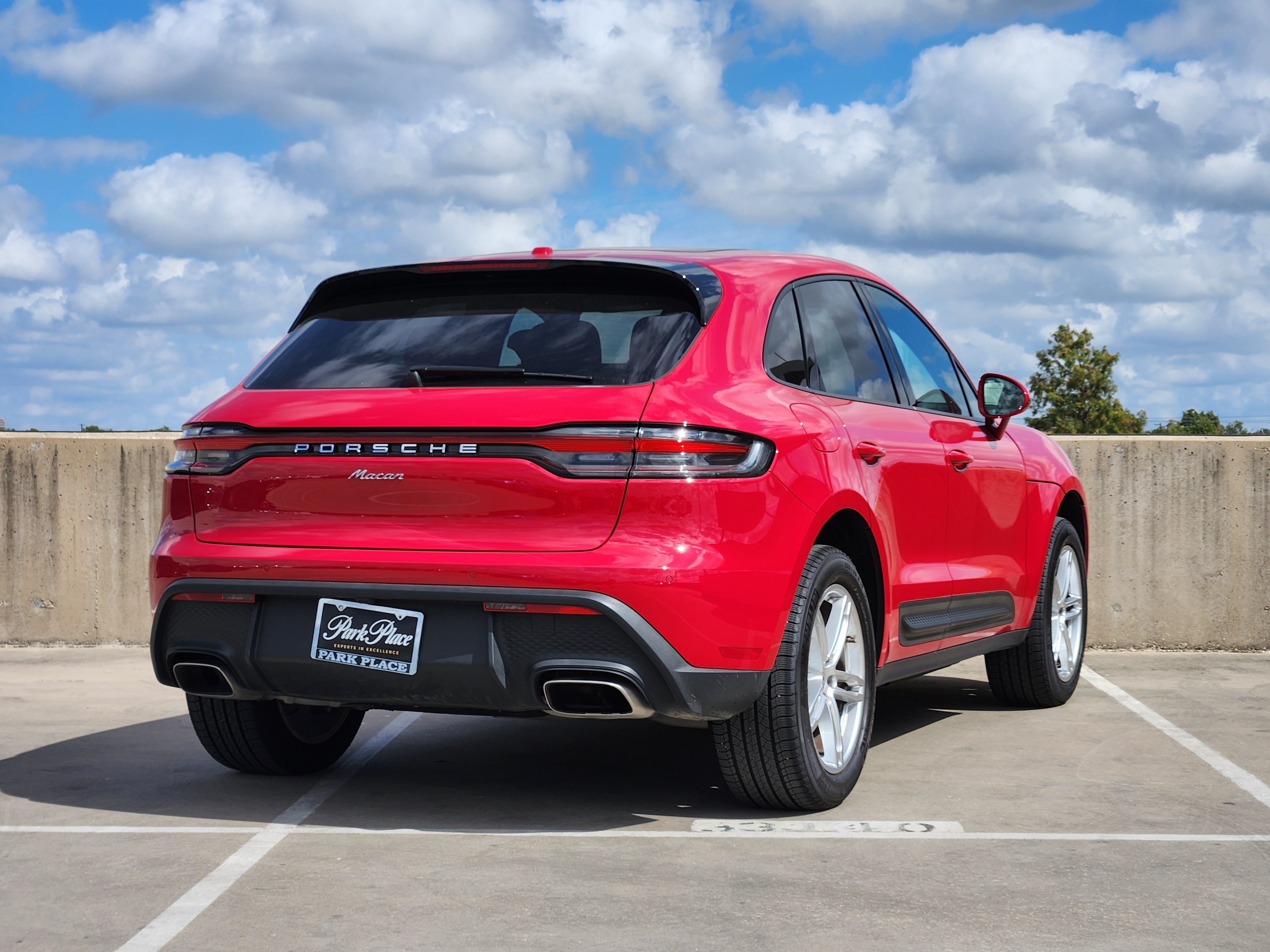 Certified 2026 Porsche Macan AWD/4WD image 8