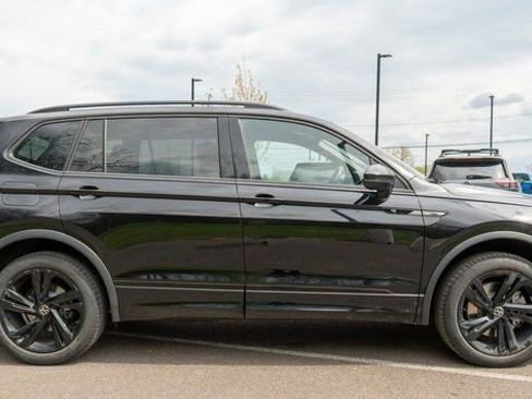 Used 2024 Volkswagen Tiguan SE R-Line AWD/4WD image 5