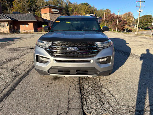 Used 2020 Ford Explorer XLT w/ Equipment Group 202A AWD/4WD image 7