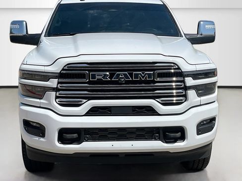 Used 2026 RAM 2500 Laramie AWD/4WD image 2