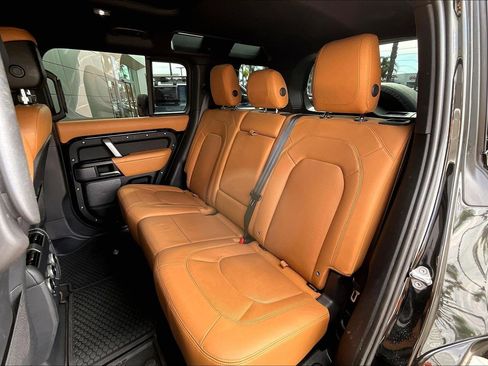 Used 2023 Land Rover Defender 110 V8 image 26