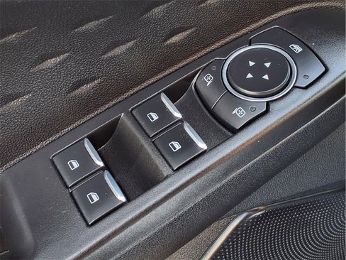 Used 2020 Ford Escape SE Sport image 18