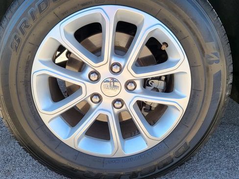Used 2015 Jeep Grand Cherokee Laredo w/ Quick Order Package 23E AWD/4WD image 15