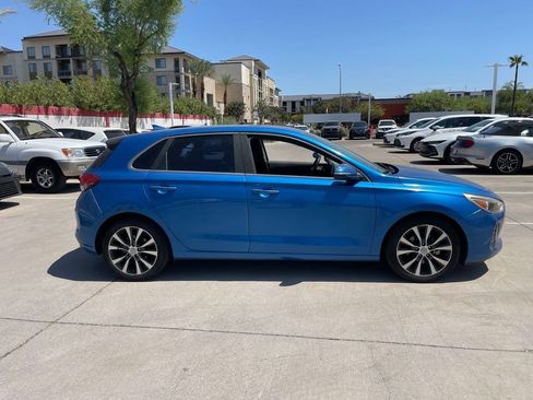 Used 2018 Hyundai Elantra GT w/ Style Package 02 FWD image 3