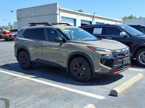 Used 2026 Nissan Rogue SV AWD/4WD image 11