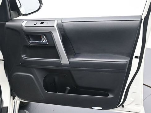 Used 2023 Toyota 4Runner Limited image 30
