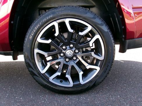 Used 2025 RAM 1500 Limited AWD/4WD image 16