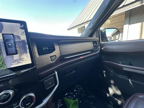 Used 2024 Ford Expedition Max Limited AWD/4WD image 29