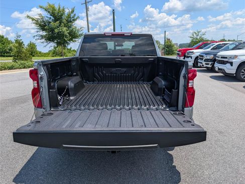 Used 2023 Chevrolet Silverado 1500 LT AWD/4WD image 12