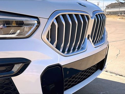 Used 2022 BMW X6 xDrive40i w/ Executive Package image 28