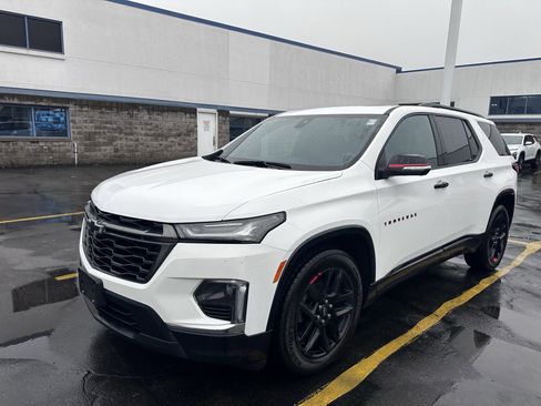 Used 2023 Chevrolet Traverse Premier w/ Redline Edition image 3