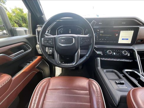 Used 2025 GMC Sierra 2500 Denali Ultimate AWD/4WD image 5