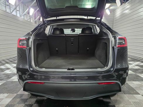 Used 2024 Tesla Model Y Long Range image 35