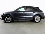 Certified 2022 Porsche Macan image 2