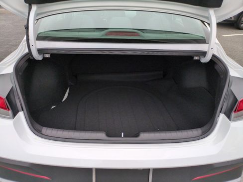 New 2026 Hyundai Elantra SE FWD image 37