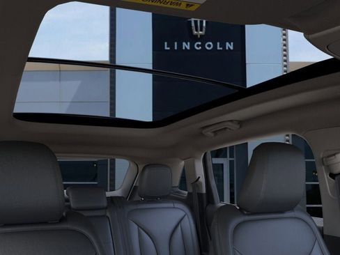 New 2022 Lincoln Nautilus Reserve image 22