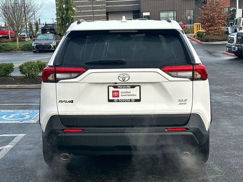 Certified 2022 Toyota RAV4 XLE image 4