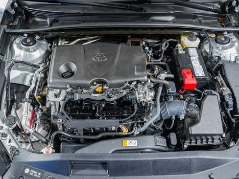 Used 2024 Toyota Camry SE image 18