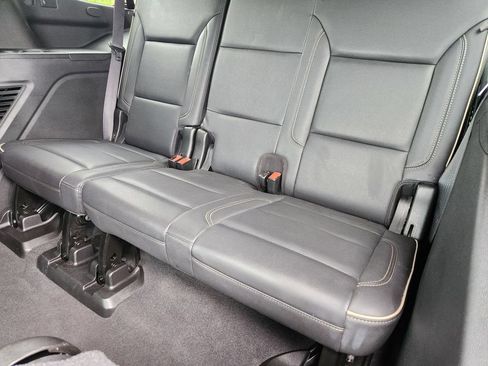 Used 2021 Chevrolet Tahoe Premier w/ Premium Package AWD/4WD image 19