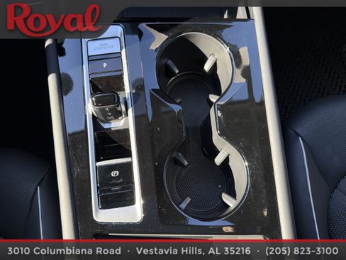 Certified 2025 Volkswagen Atlas SEL Premium R-Line image 24