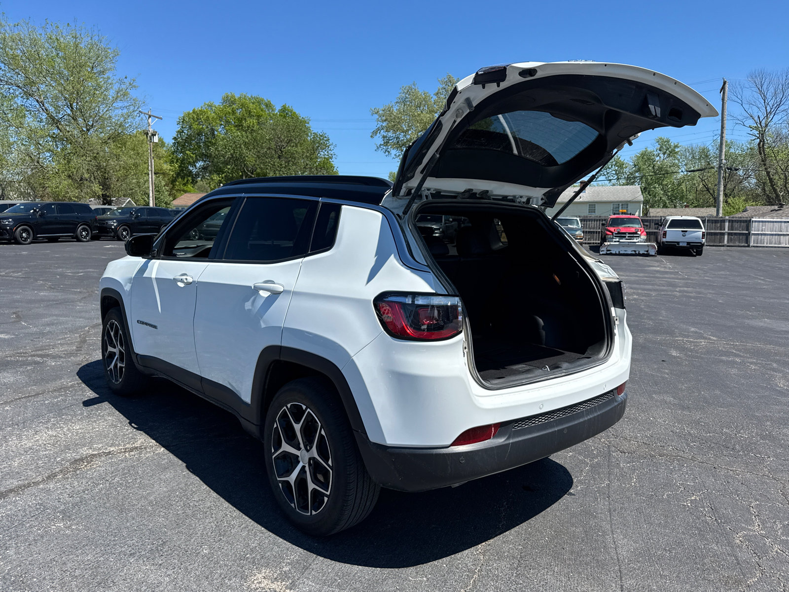 Used 2024 Jeep Compass Limited AWD/4WD image 16