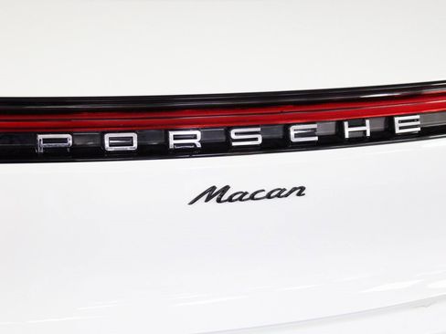 Used 2025 Porsche Macan w/ Premium Package Plus image 13