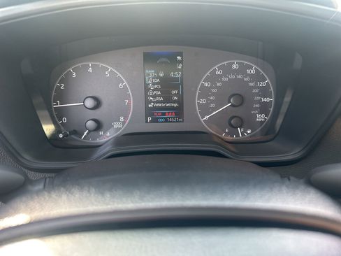 Used 2025 Toyota Corolla LE FWD image 21