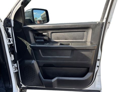 Used 2020 RAM 1500 Tradesman w/ Chrome Appearance Group image 33