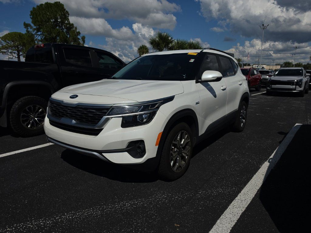 Certified 2021 Kia Seltos EX AWD/4WD image 5