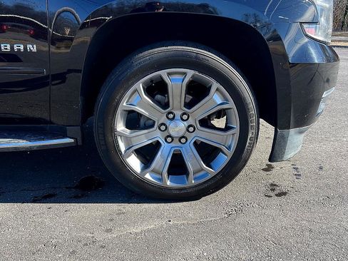 Used 2017 Chevrolet Suburban Premier image 12
