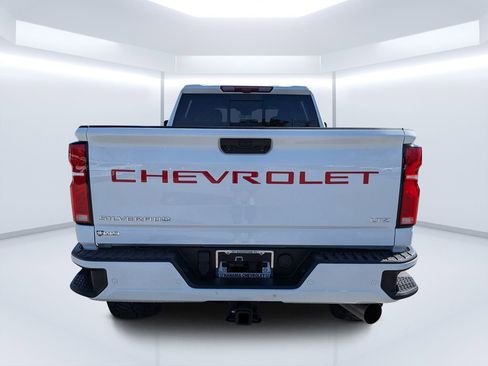 Used 2025 Chevrolet Silverado 2500 LTZ w/ Z71 Chrome Sport Edition image 4