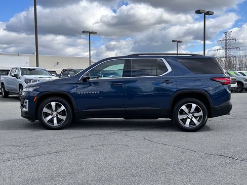 Used 2023 Chevrolet Traverse LT w/ LT Premium Package AWD/4WD image 7