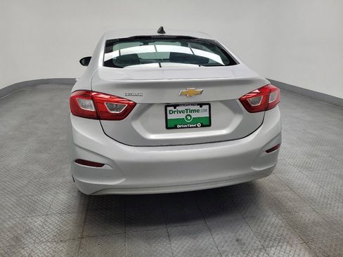 Used 2017 Chevrolet Cruze LS image 6