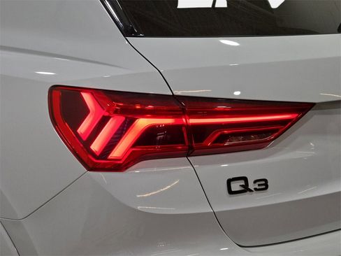 Certified 2025 Audi Q3 2.0T Premium Plus w/ Premium Plus Package image 37