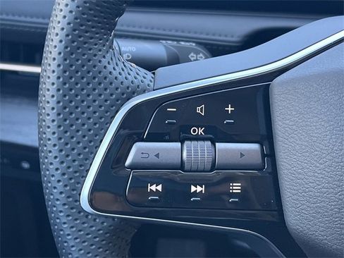 New 2025 Nissan Ariya FWD image 12