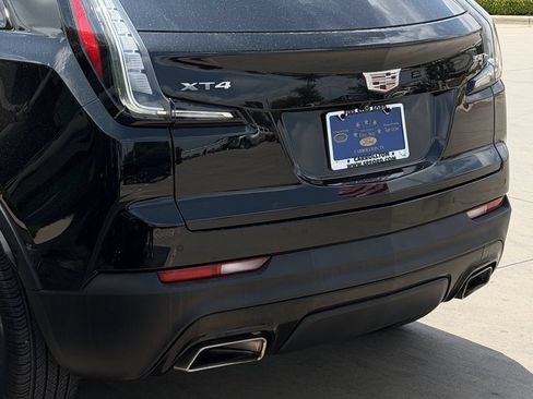 Used 2022 Cadillac XT4 Sport w/ Enhanced Visibility Package FWD image 7